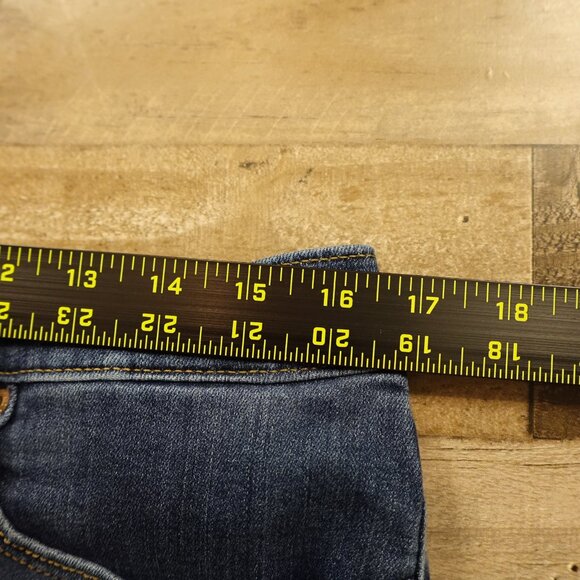 Levi’s High Rise Denim Cutoff Shorts Women’s 33 Blue Raw Hem Distressed 2.5” - Picture 5 of 10